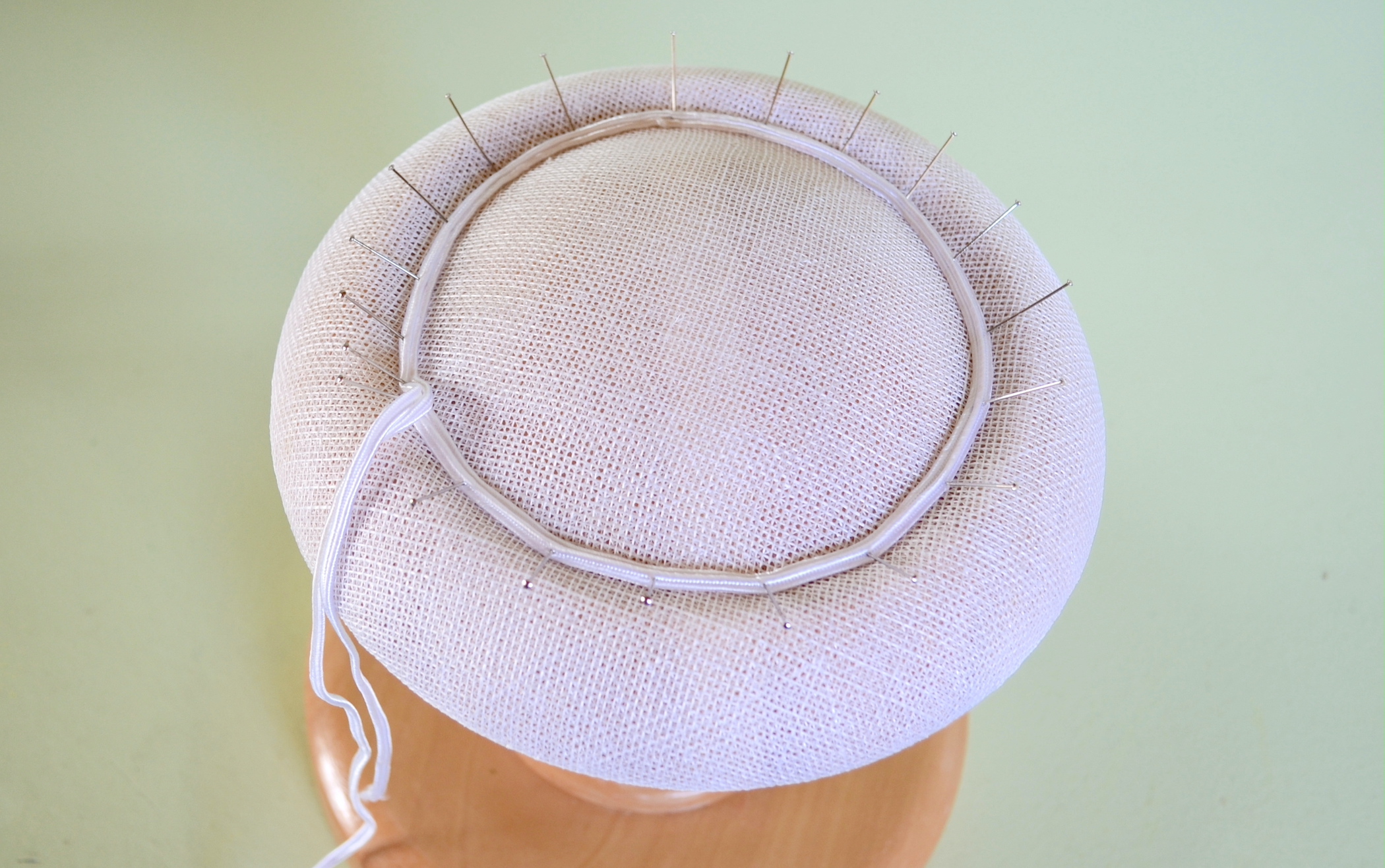 Blocking hats with a groove